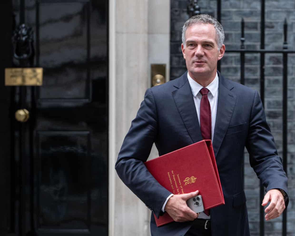 Peter Kyle met with tech company bosses this week to discuss a drive to train 7.5 million UK workers in AI by 2030.