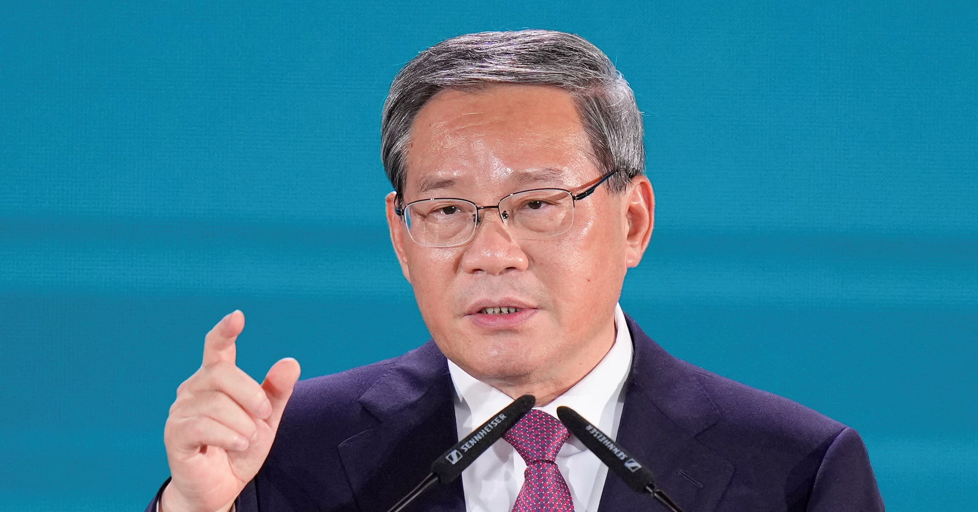China Proposes Global AI Cooperation Framework at WAIC 9