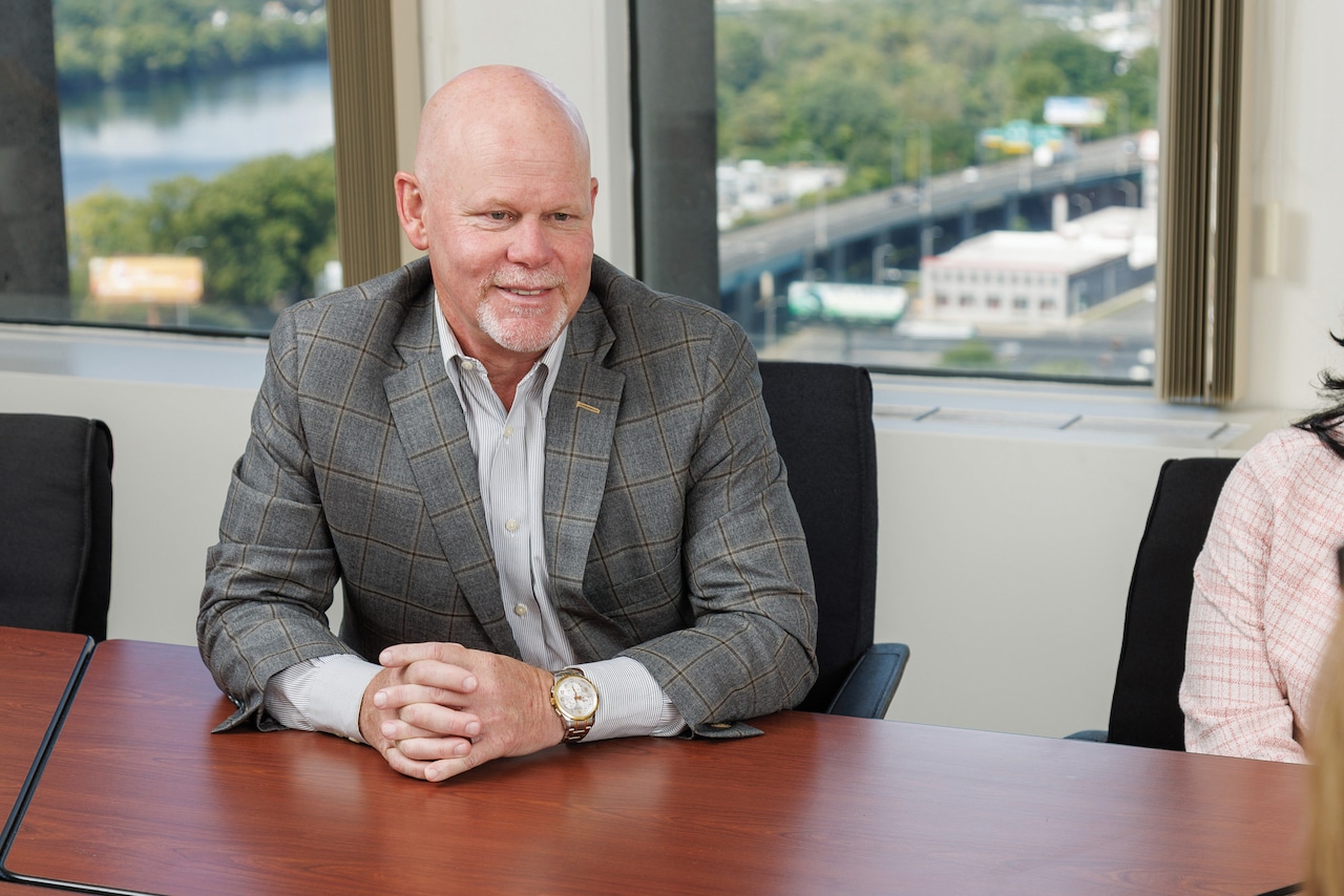 AI Transforms Insurance: Human Touch Still Matters 1