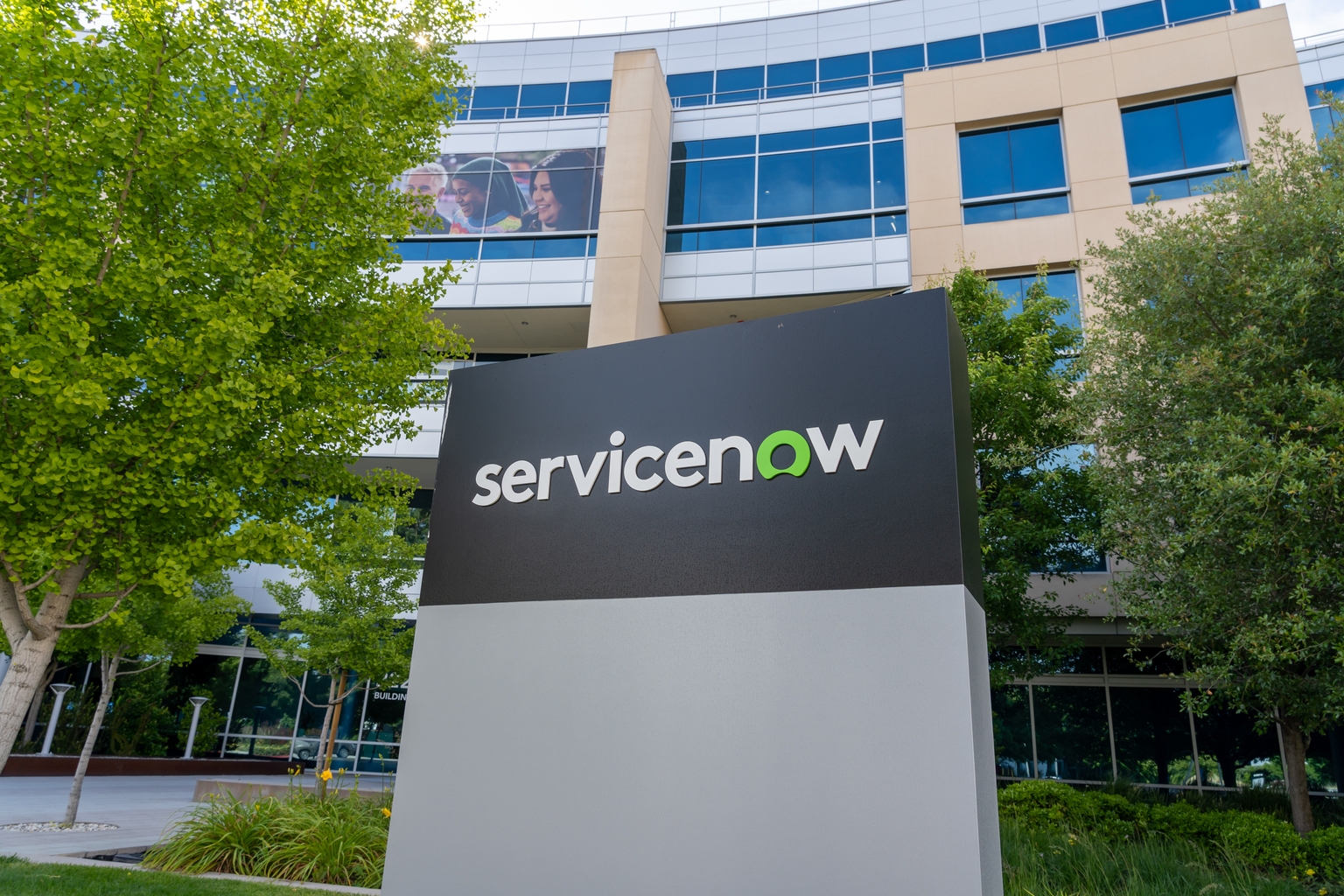 ServiceNow Sees AI as Growth Catalyst, Not a Threat 1