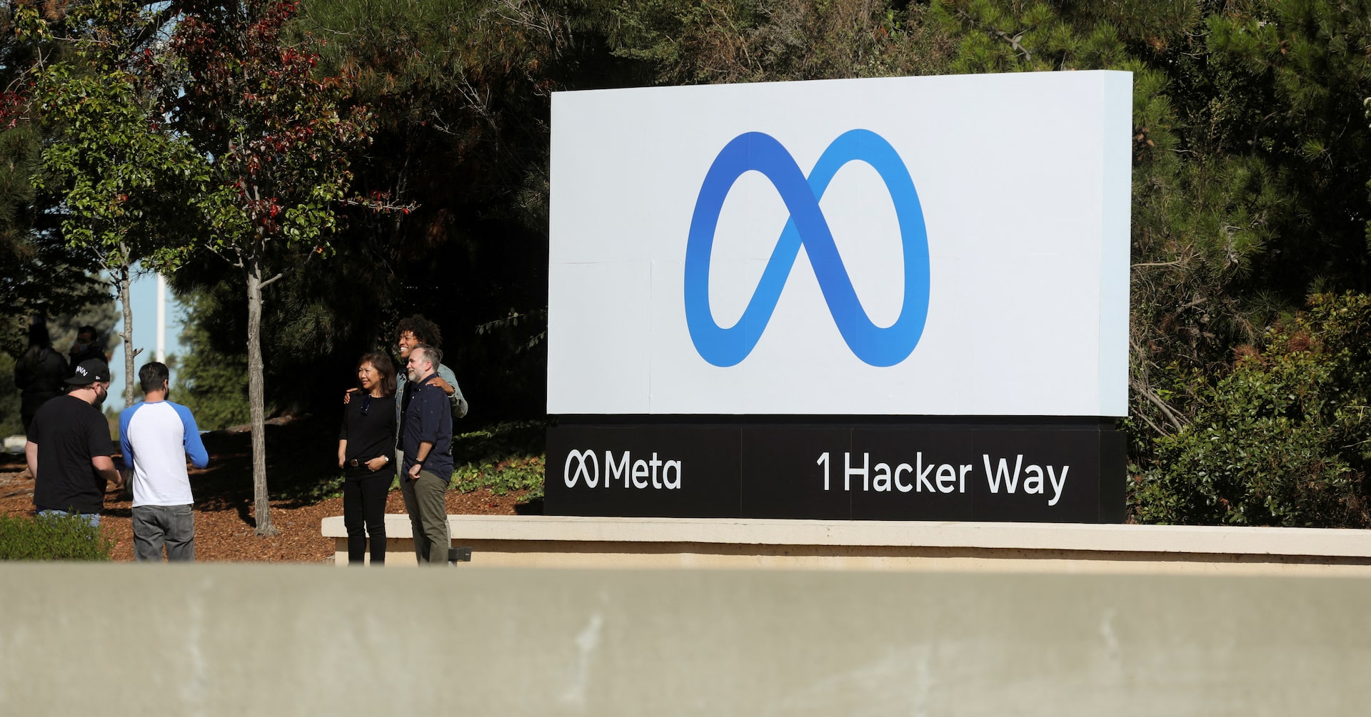 meta layoffs - Meta Plans Major Layoffs Amid Soaring AI Investments