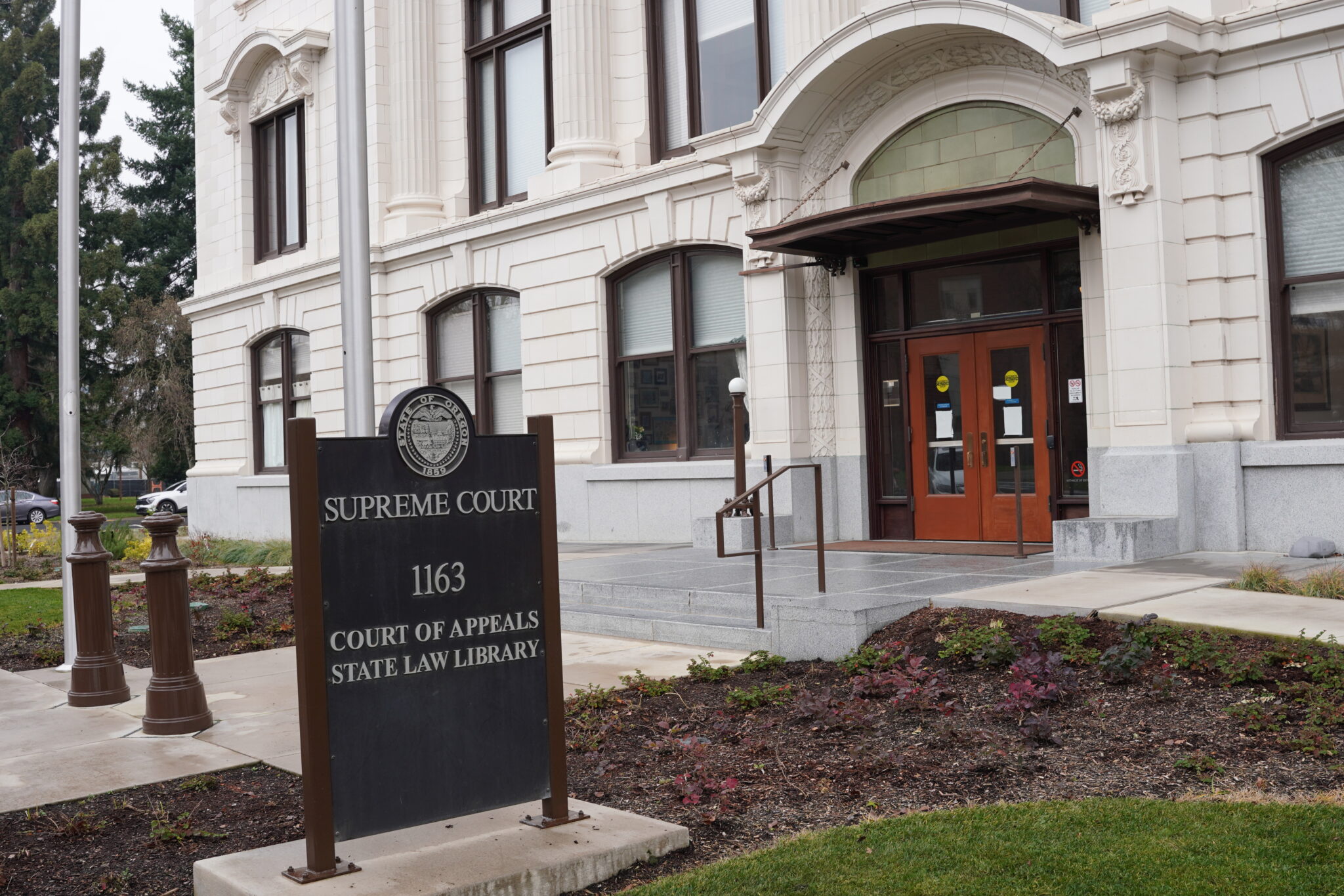 AI-generated court filings - Oregon Courts Face Surge in AI-Generated Fake Legal Filings